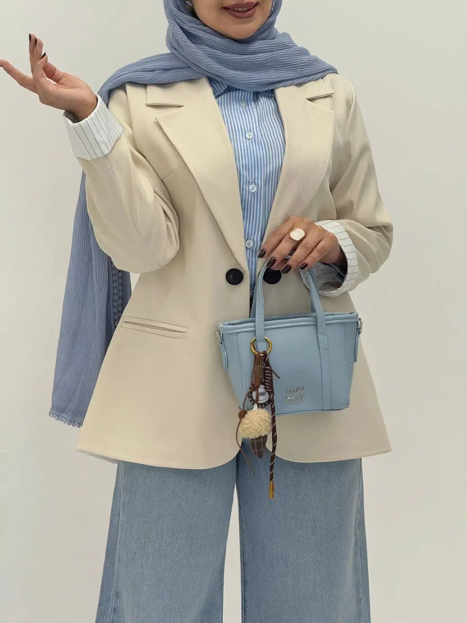 3597-کت پرادا کاروس